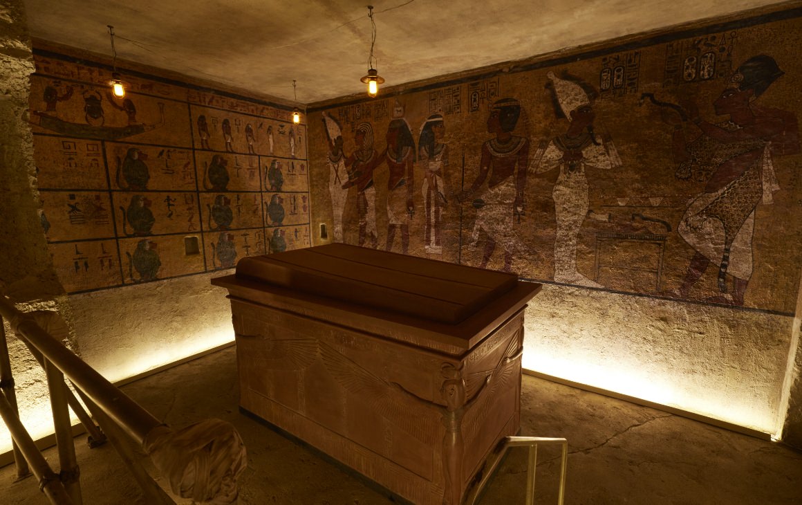 ツタンカーメンにまつわる7つの謎を巡り、古代エジプトを知る旅へ