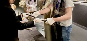 【展示に”触れる”ガイドツアー】11月13日(木)の実施に関するお知らせ